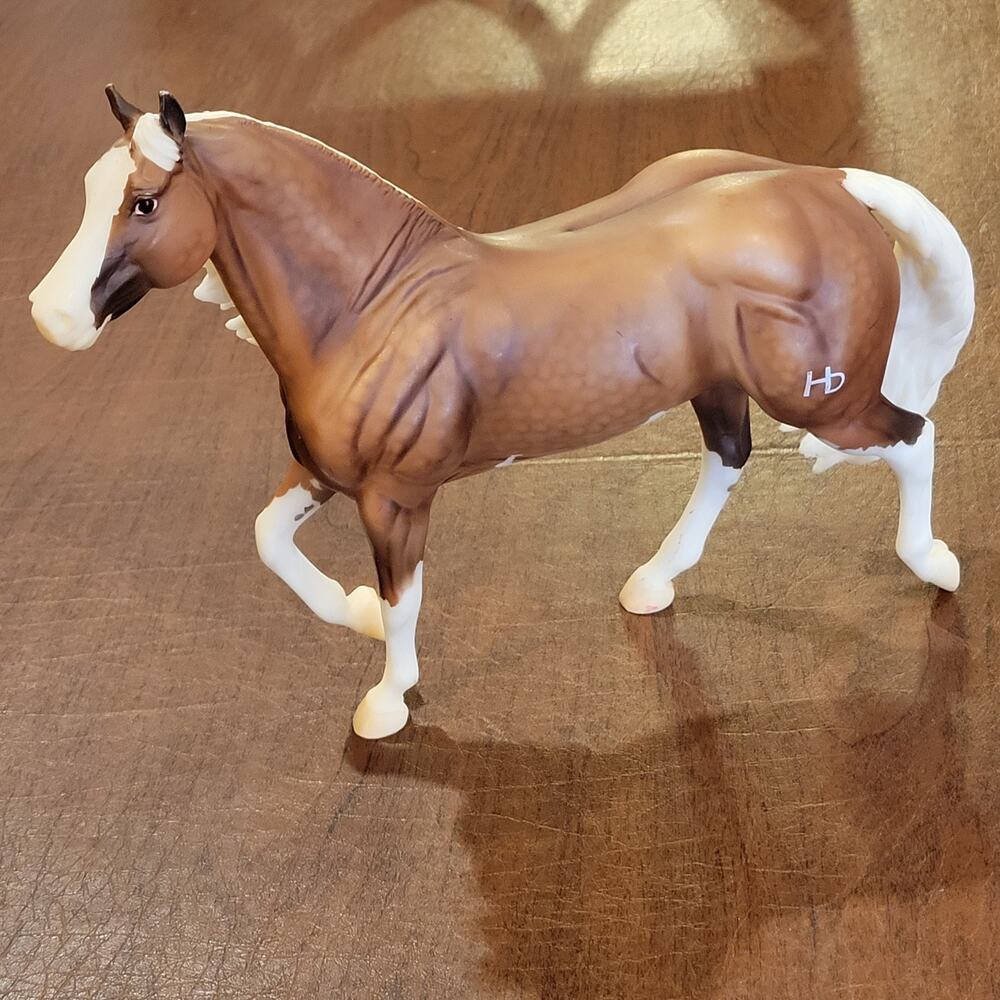 Beautiful Breyer Big Chex To Cash Palomino Model Horse Traditional Size #1357